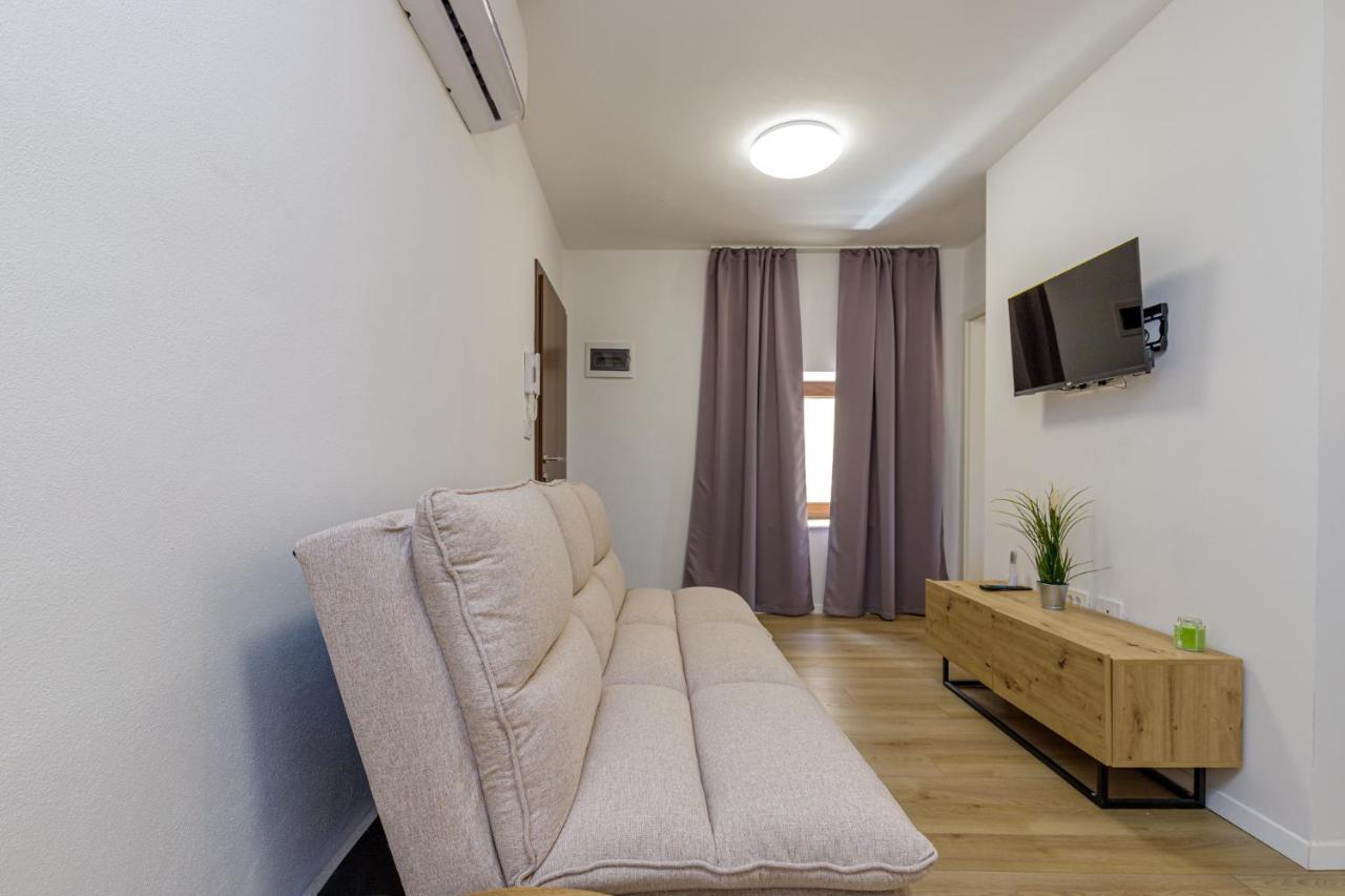 House Aves 2 Lägenhet Kaštelir Exteriör bild